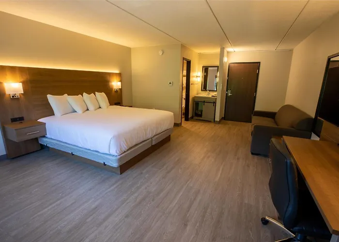 Best Hotels in Marquette